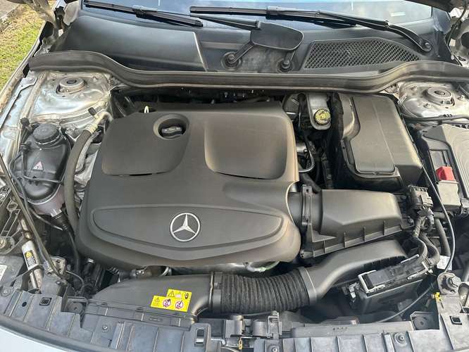 Mercedes Benz GLA200 