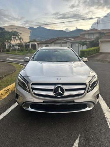 Mercedes Benz GLA200 