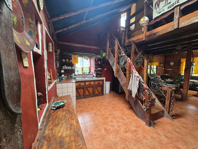 Spacious property with a furnished house, plenty of greenery, and privacy  $1000 - Imagen 9