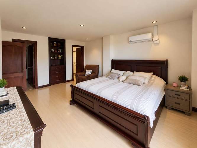 Apartamento amueblado en condominio de Escazú  - Imagen 11