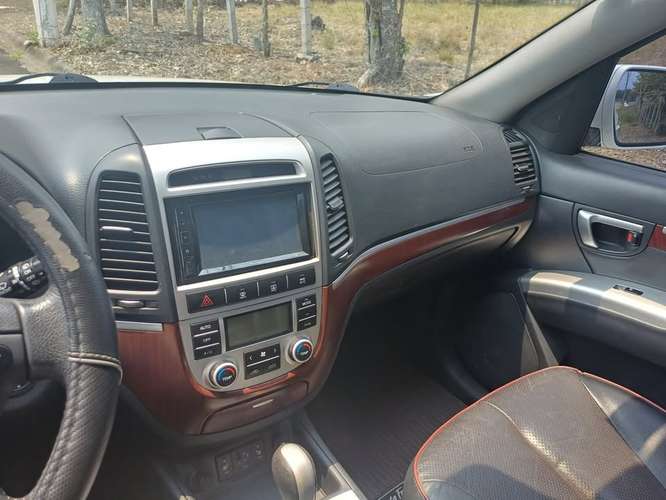 Hyundai Santa Fe 2009 - Automático / Shiftronic / 7 Pasajeros - Imagen 4