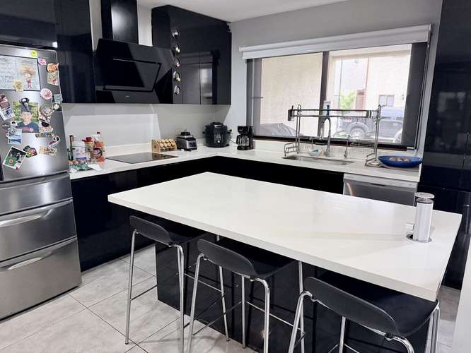  Se Vende Amplia Casa 4 habitaciones en Condominio Exclusivo y Seguro en Belén, Heredia - Imagen 5