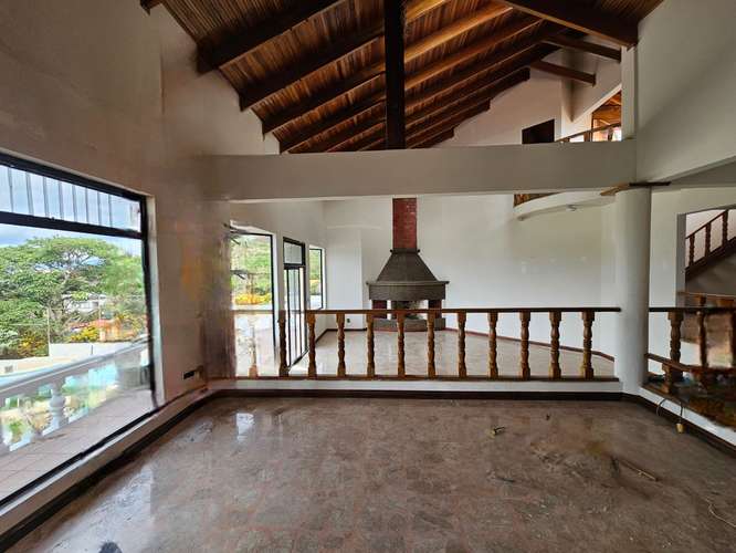 Espectacular casa de 5 dormitorios en Escazú con piscina y vista a las montañas - Imagen 7