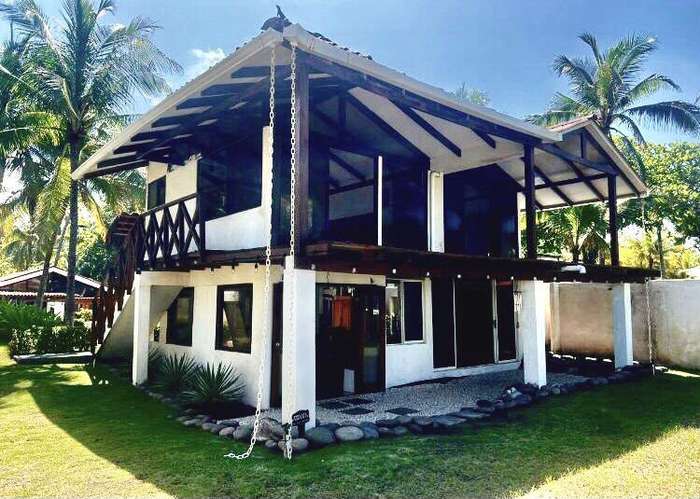 Venta Frente al Mar en Playa Tivives | 2 Casas, Piscina, Terraza y Balcon - Imagen 3