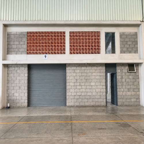 Bodega en alquiler de 125 m² con altura de 8 metros y seguridad 24/7 - Imagen 1