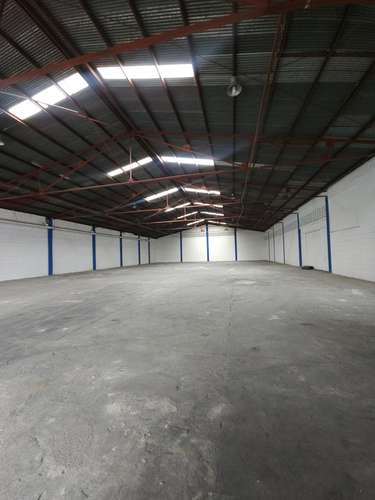 Bodega industrial y comercial en San José: ideal para almacenamiento y distribución funcional - Imagen 3