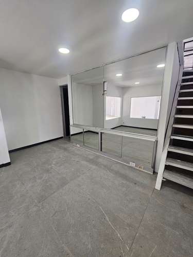 Bodega remodelada con oficinas en barrio México: 600 m² de oportunidad para tu negocio - Imagen 6