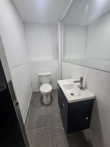 Bodega remodelada con oficinas en barrio México: 600 m² de oportunidad para tu negocio - Imagen 5