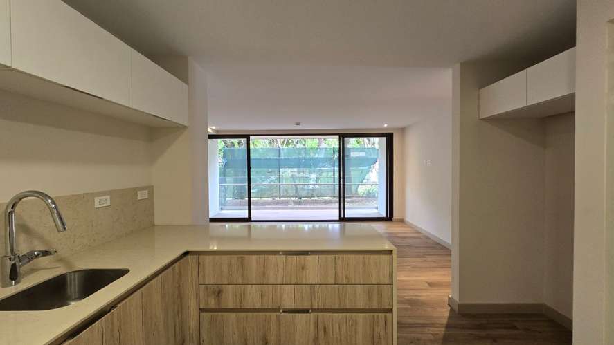 SANTA ANA CENTRO DE 2 HABITACIONES  |   2 BAÑOS   |   140m²   |   1er NIVEL