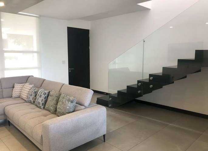 Alquiler de Casa Amueblada en condominio selecto de San Antonio con Vista Panorámica 271 - Imagen 3