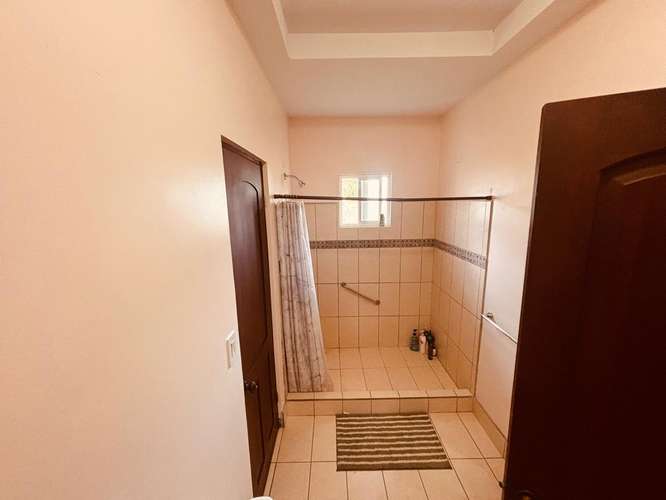 Se vende casa en el lujoso condominio Villa Val Terra San Isidro de Heredia - Imagen 8
