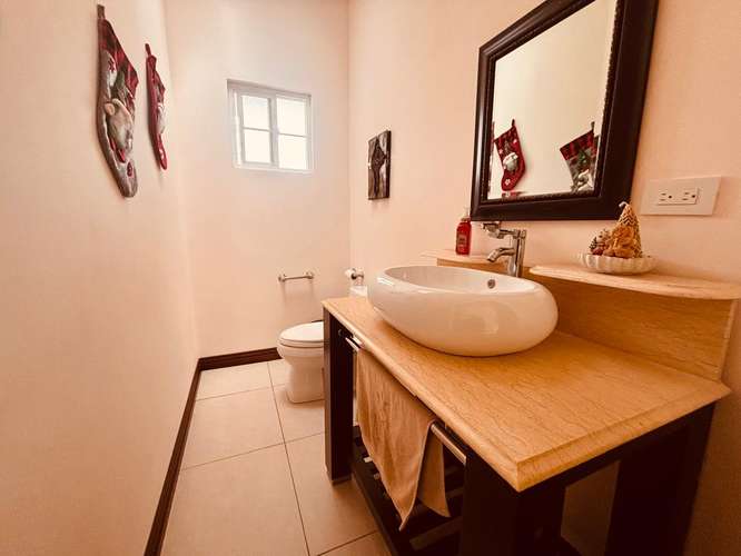 Se vende casa en el lujoso condominio Villa Val Terra San Isidro de Heredia - Imagen 6