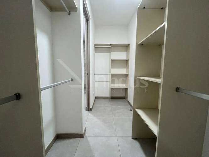Alquiler de apartamento en primera planta en Santa Ana 