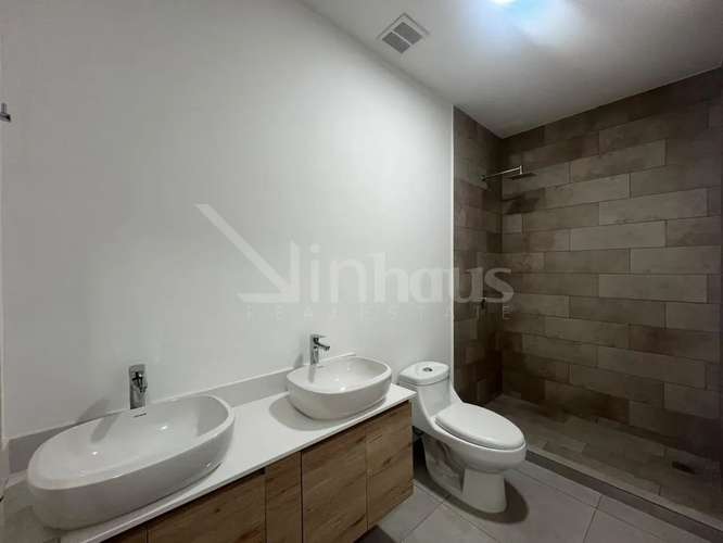 Alquiler de apartamento en primera planta en Santa Ana 