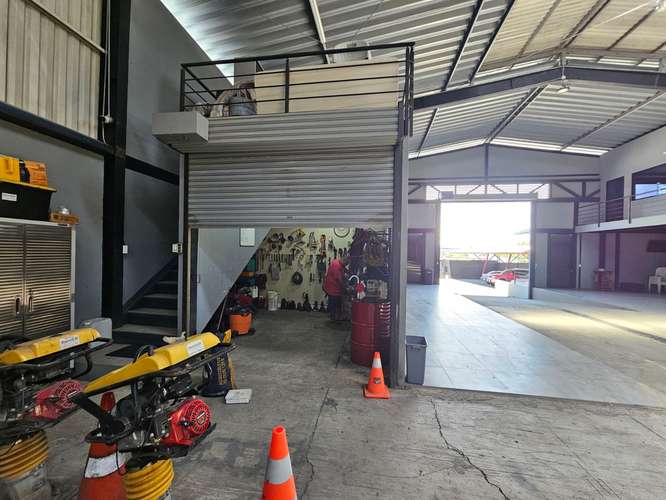 Bodega industrial y comercial en San Rafael de Alajuela: 1100 m² con 25 parqueos, excelente ubicación y fácil acceso. - Imagen 4