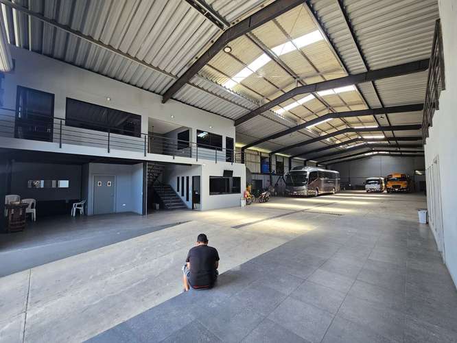 Bodega industrial y comercial en San Rafael de Alajuela: 1100 m² con 25 parqueos, excelente ubicación y fácil acceso. - Imagen 7
