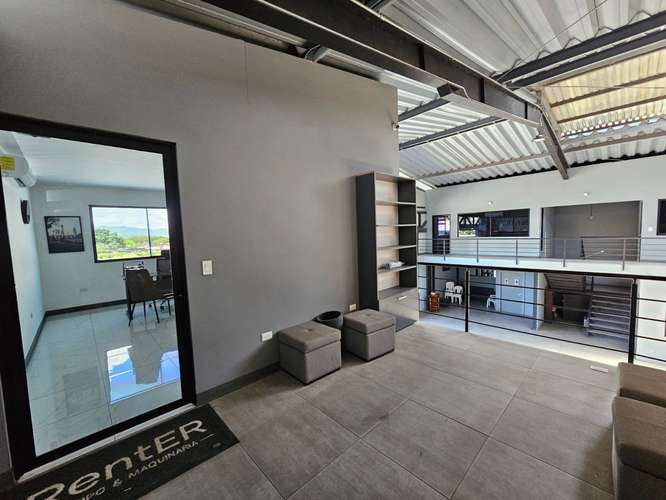 Bodega industrial y comercial en San Rafael de Alajuela: 1100 m² con 25 parqueos, excelente ubicación y fácil acceso. - Imagen 2