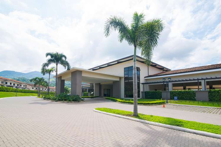 Into the Forest - Condominio Parques del Sol