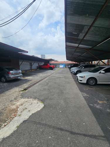 Oportunidad de inversión: locales comerciales y parqueo público en San José Centro