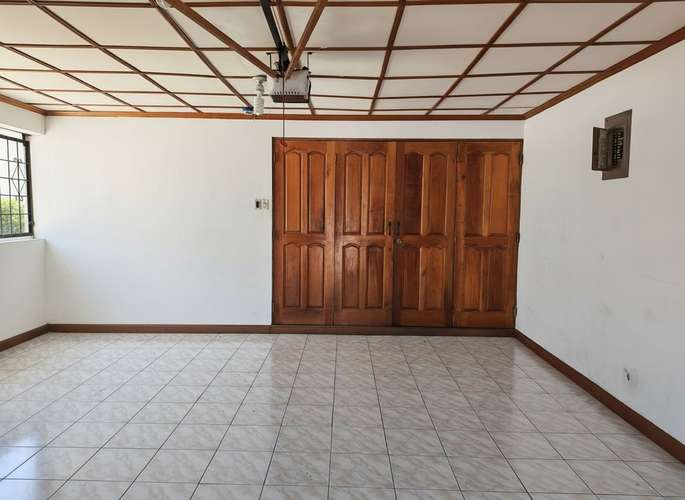¡ALQUILER DE AMPLIA CASA DE UNA SOLA PLANTA EN ROHRMOSER, LA GEROMA! - Imagen 9