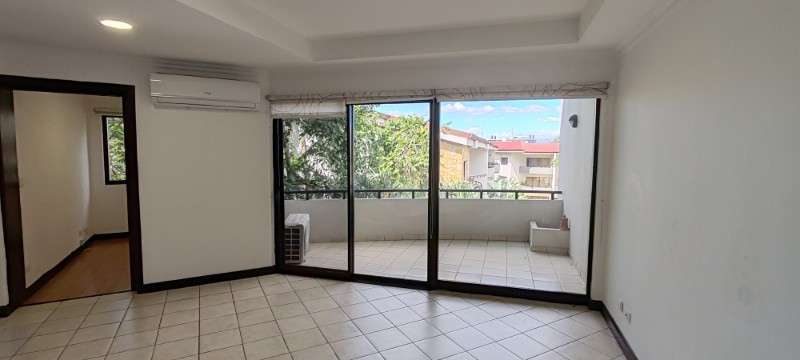 Alquiler de apartamento en la mejor ubicación en Santa Ana. - Imagen 4