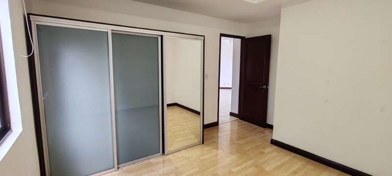 Alquiler de apartamento en la mejor ubicación en Santa Ana. - Imagen 9