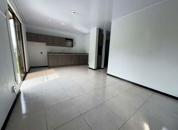 Apartamento en alquiler en Santa Ana - Imagen 1