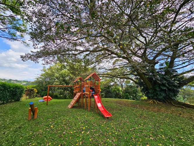 Lote en venta 1518 m2 | Condominio El Roble | Grecia | Alajuela LSE