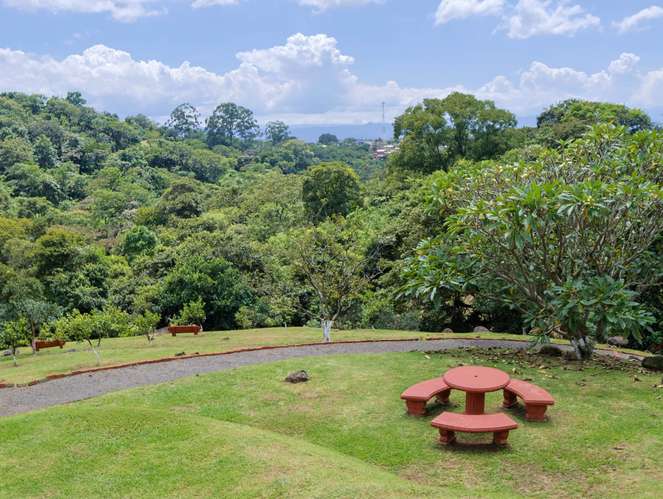 Lote en venta 1518 m2 | Condominio El Roble | Grecia | Alajuela LSE