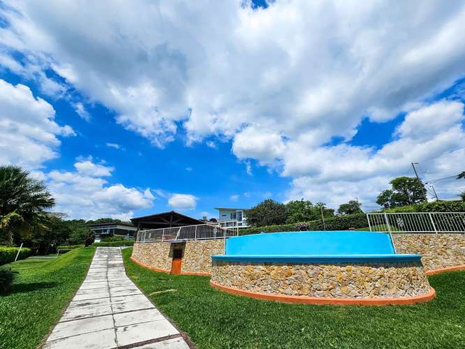Lote en venta 1518 m2 | Condominio El Roble | Grecia | Alajuela LSE