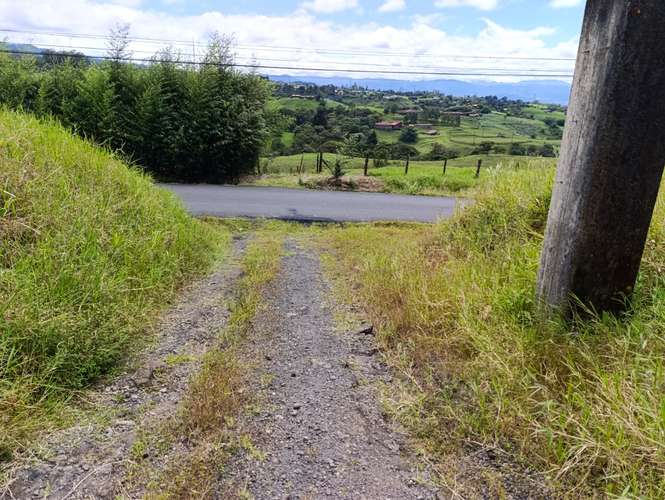 Lote de 4106 m² en Dulce Nombre de Jesús con espectacular vista al Valle Central y montañas del Zurquí