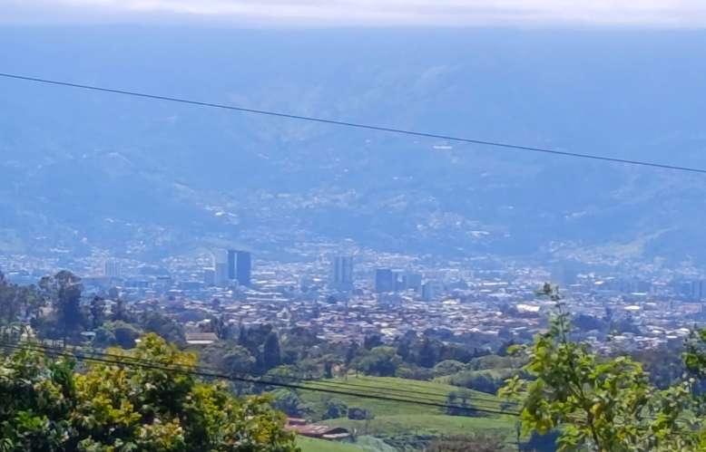 Lote de 4106 m² en Dulce Nombre de Jesús con espectacular vista al Valle Central y montañas del Zurquí