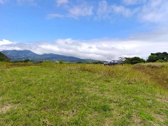 Lote de 4106 m² en Dulce Nombre de Jesús con espectacular vista al Valle Central y montañas del Zurquí