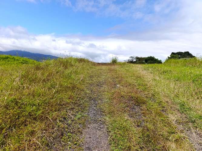 Lote de 4106 m² en Dulce Nombre de Jesús con espectacular vista al Valle Central y montañas del Zurquí