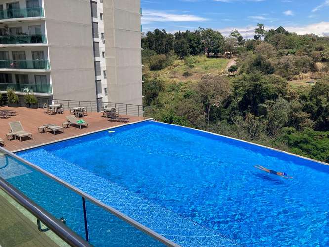 Apartamento de lujo en Rohrmoser: 3 habitaciones, 2 baños, amueblado y con vistas a la montaña - Imagen 2