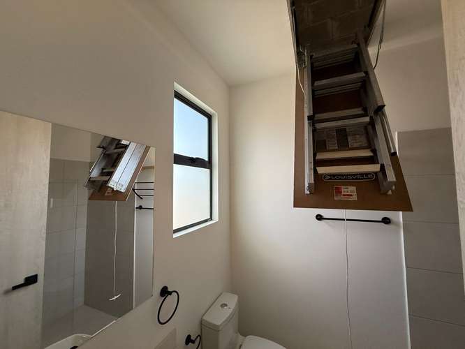 Alquiler de casa en Condominio Lindora Village, Pozos, Santa Ana