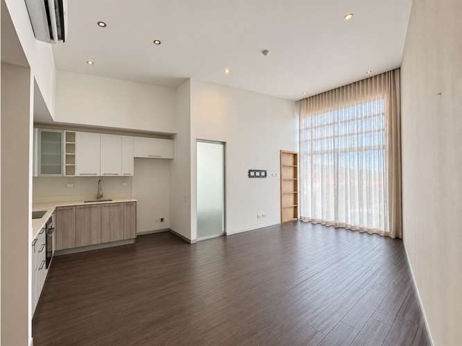 Céntrico y moderno: una habitación más oficina