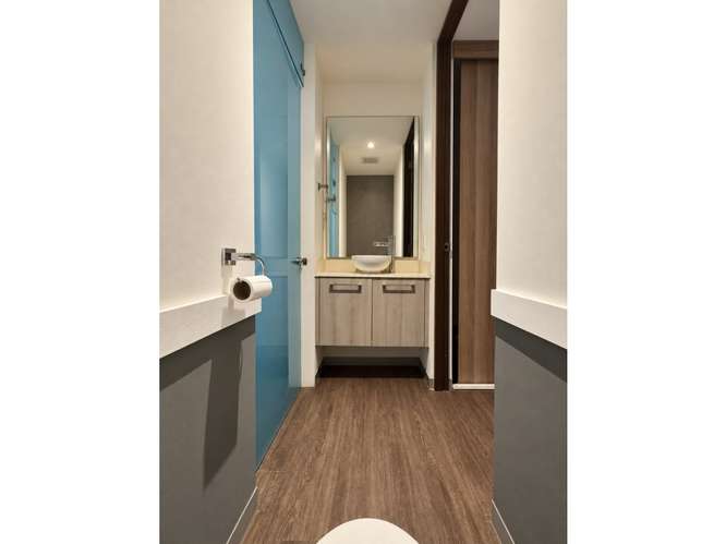 Céntrico y moderno: una habitación más oficina - Imagen 12