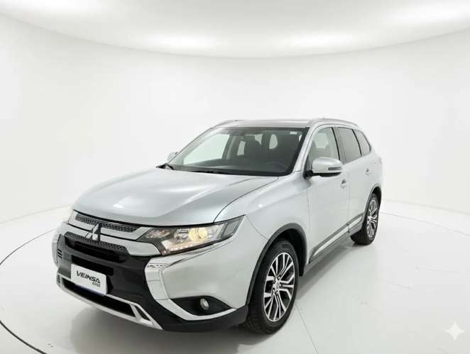 Mitsubishi OUTLANDER 2020