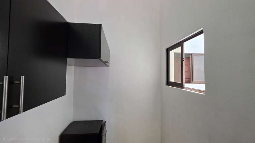 Alquilo en Limón Centro, apartamento sin garaje, incluye: Internet y cable