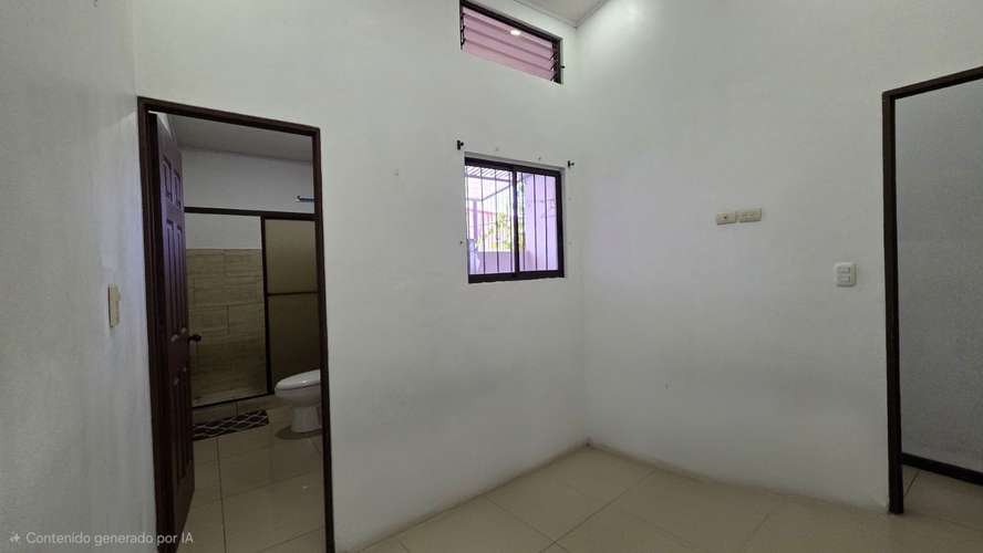 Alquilo en Limón Centro, apartamento sin garaje, incluye: Internet y cable