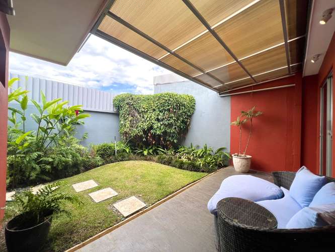 Alquiler de casa en Heredia, San Francisco. De una planta. Amueblada. ¡Amenidades! - Imagen 2