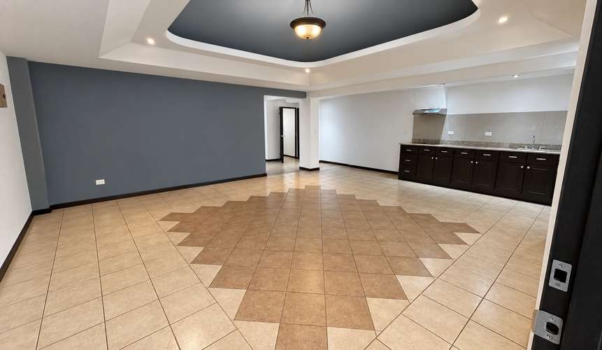 Casas en venta en Santa Ana: Propiedad con 2 casas - Imagen 2