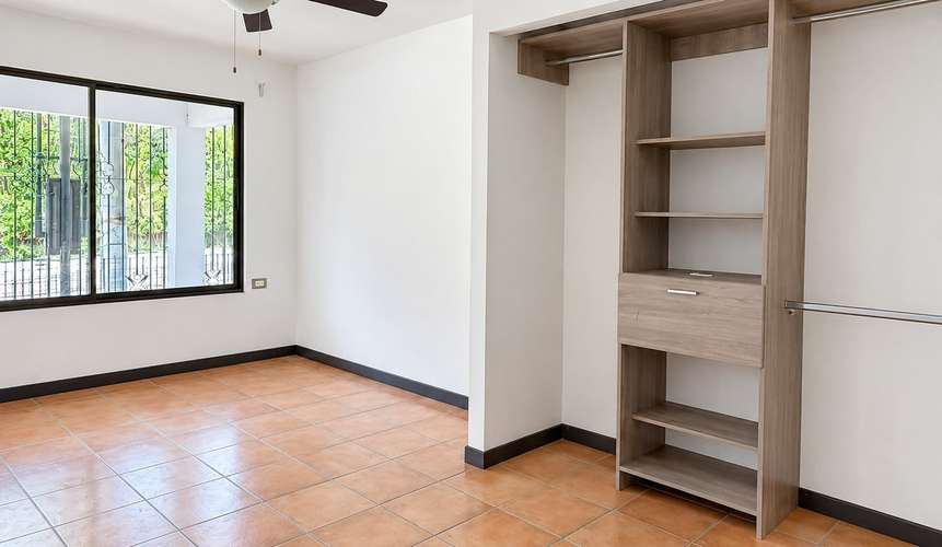 Casas en venta en Santa Ana: Propiedad con 2 casas - Imagen 7