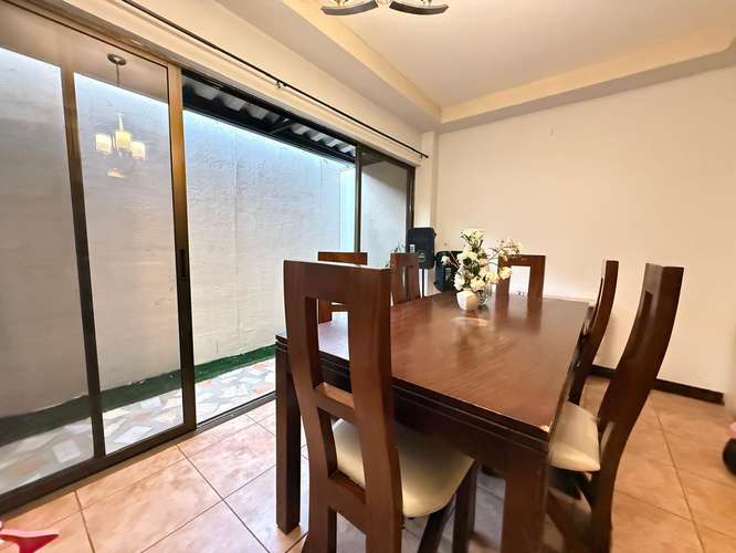 Rento amplia casa en San Francisco de Heredia, en Residencial.