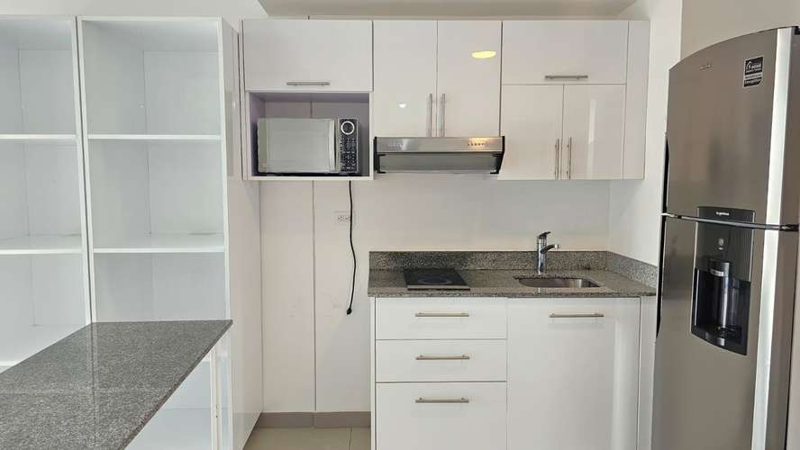 Apartamento en alquiler en Torre Ifreses, Curridabat: excelente ubicación, con línea blanca - Imagen 5