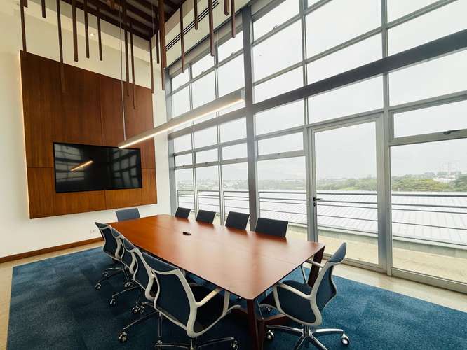 Alquiler oficina Plug and Play Parque Industrial La Valencia Santo Domingo Heredia Costa Rica - Imagen 2
