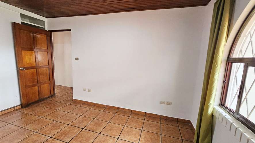 Alquiler de Casa Independiente en Vargas Araya, San Pedro-2
