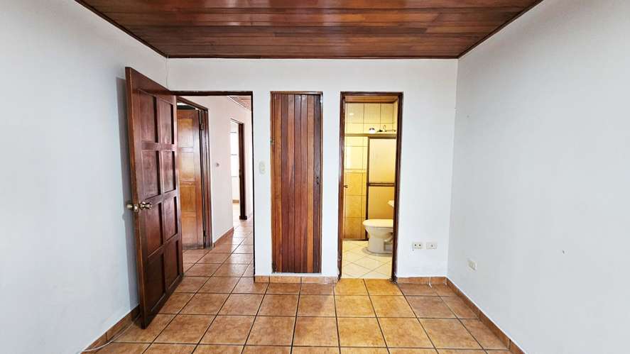 Alquiler de Casa Independiente en Vargas Araya, San Pedro-2