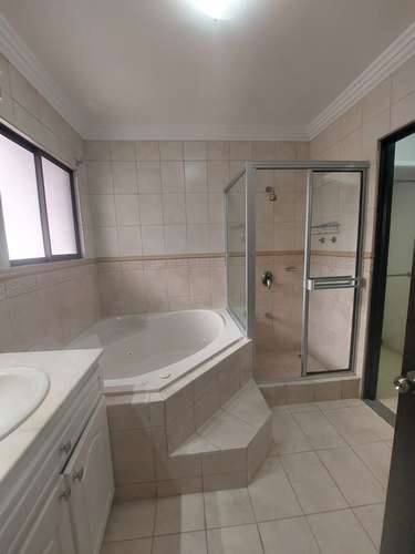 Casa independiente en venta en San Rafael de Escazú: 3 dormitorios, 2.5 baños y 200 m². - Imagen 10